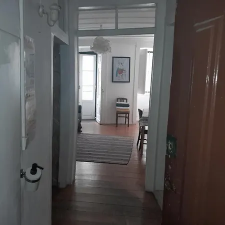 Chiado / Carmo Small Artist Lissabon